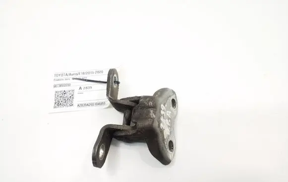 Toyota Auris E180 Front door lower hinge 6873002050