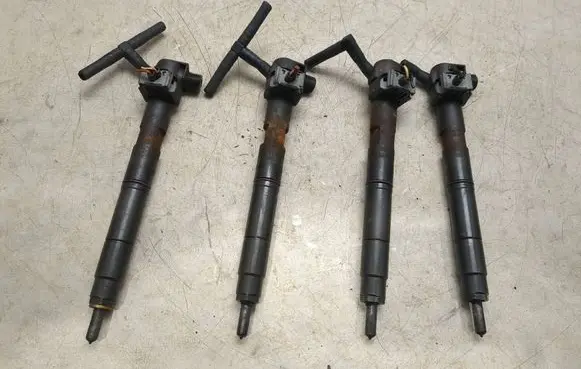 Hyundai i30 Fuel injectors set 338002A780 EMBR00203D 4659GR20R63