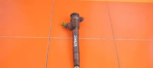 Opel Vivaro Fuel injector 0445110569 21MB29