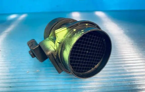 Nissan Primera Mass air flow meter 7700109812