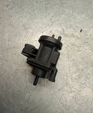 Mercedes-Benz E W211 Turbo solenoid valve 0005450427