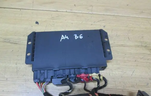 Audi A4 S4 B6 8E 8H Comfort/convenience module 8E0959433J H127S0001 00002016B2