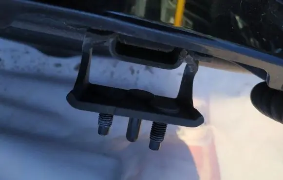Tailgate/trunk/boot hinge