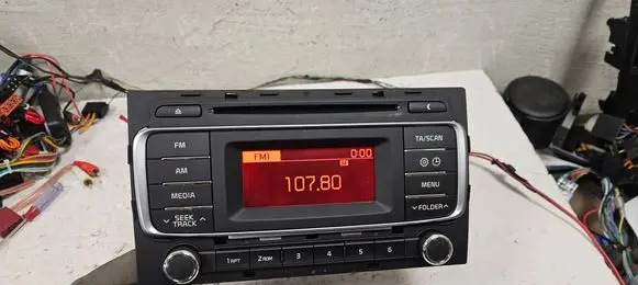 KIA Rio Radio/CD/DVD/GPS head unit 961701W710CA AM101IHEE 10R048511