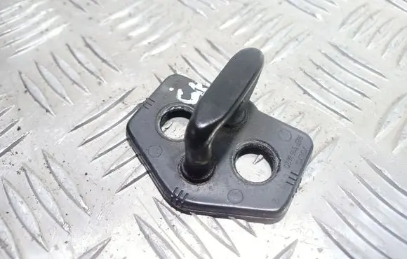 Volvo XC90 Rear door lock loop/hook striker 9159920