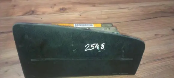 Nissan Almera Passenger airbag