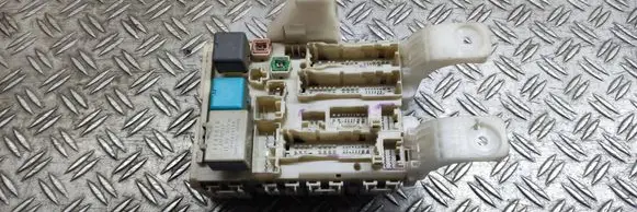 Toyota Prius (XW20) Fuse module 01825F30 9189A