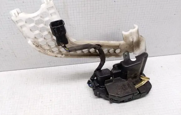 KIA Cerato Rear door lock