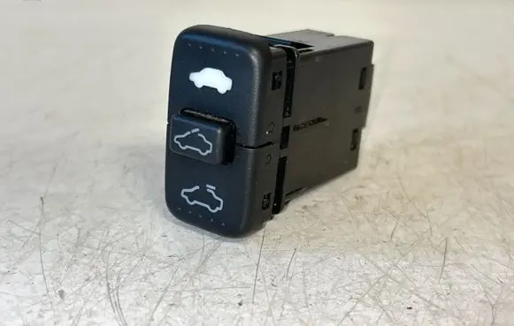 Honda CR-V Sunroof switch M19833