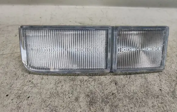 Volkswagen PASSAT B4 Front reflector 