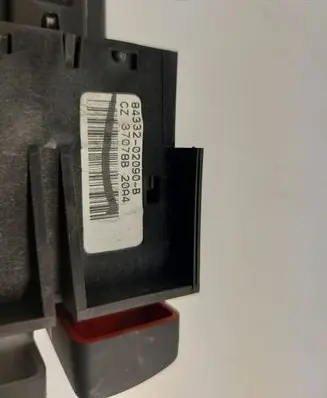 Toyota Corolla E120 E130 Hazard light switch 8433202090B