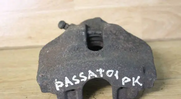 Volkswagen PASSAT B5.5 Front brake caliper