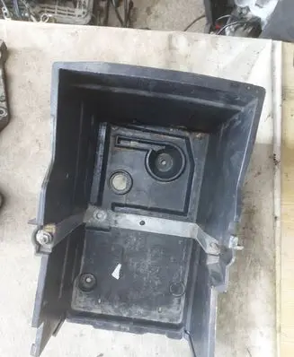 Battery box tray