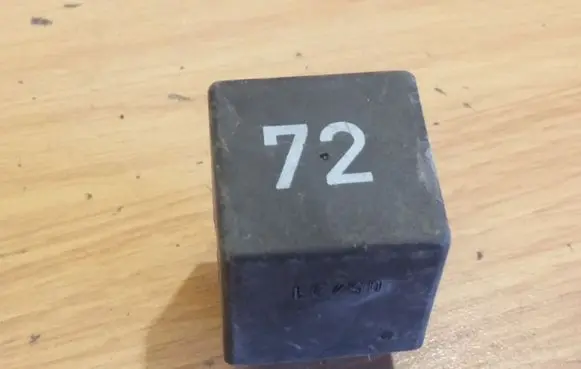 Volkswagen PASSAT B3 Other relay 191955529