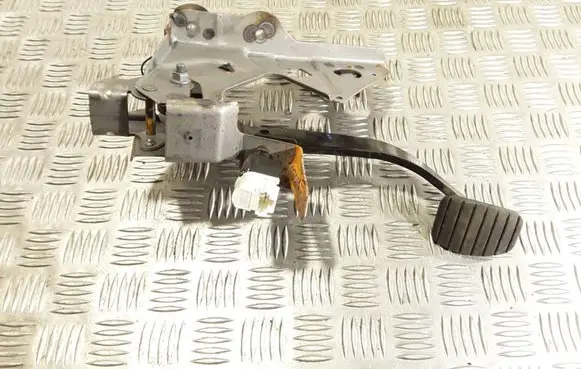 Renault Captur Brake pedal 465013423R