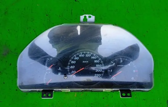 Mazda Premacy Speedometer (instrument cluster)