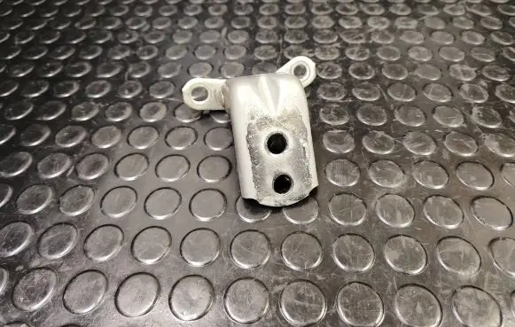 Nissan Leaf I (ZE0) Front door upper hinge