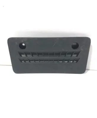 Audi A8 S8 D3 4E Quarter panel pressure vent 4E0819623