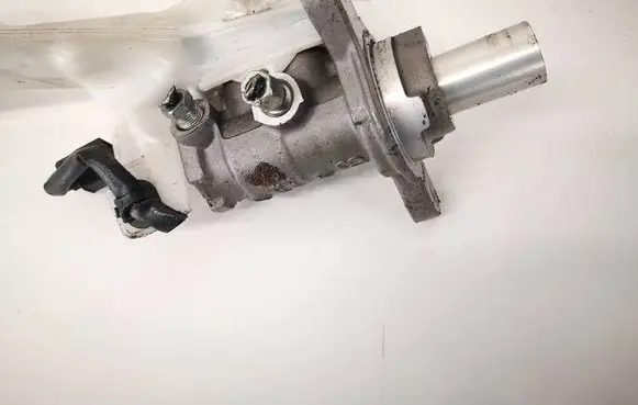 Nissan Qashqai Master brake cylinder 782045