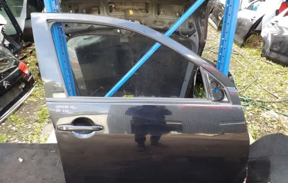 Citroen C-Crosser Front door