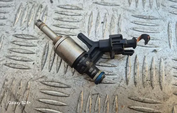 Fuel injector