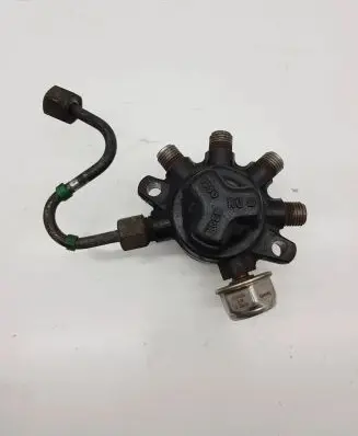 Renault Megane II Fuel distributor 8200584034 014814KB H8200334367