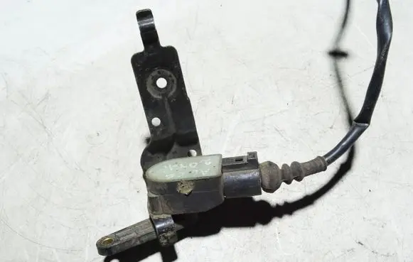 Audi A6 S6 C6 4F Air suspension front height level sensor 1T0907503