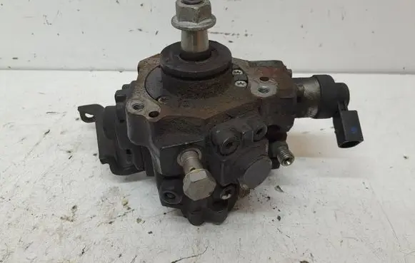 Audi A6 S6 C6 4F Fuel injection high pressure pump 059130755S 0445010171