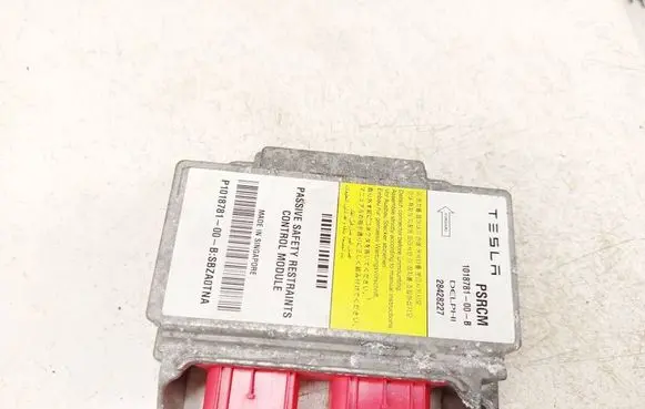 Tesla Model S Airbag control unit/module 101878100B 28428227