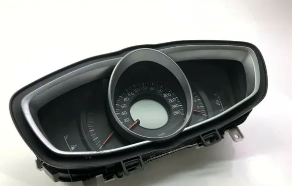 Volvo V40 Speedometer (instrument cluster) 31412871 F1780