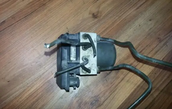 Ford Mondeo Mk III ABS Pump 0265800585 69004h0820