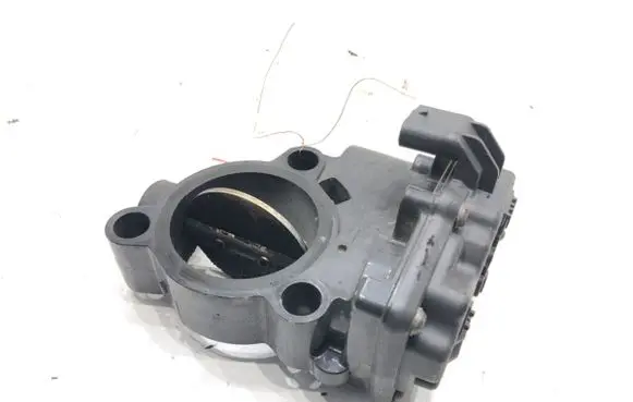BMW 5 G30 G31 G38 Engine shut-off valve 8512452