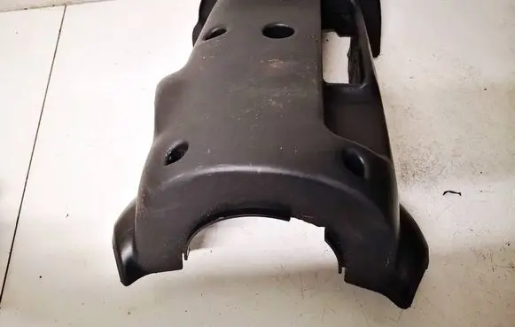 Nissan Qashqai Steering wheel column trim