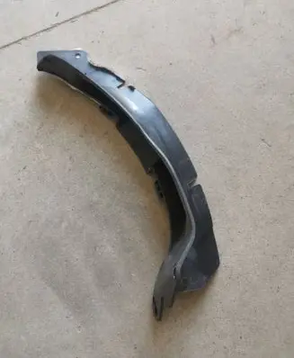 Skoda Octavia Mk3 (5E) Front splash guards bracket 5E0853887B