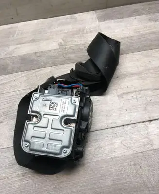 Mercedes-Benz E W211 Front seatbelt 602208200 008R000