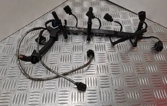 Volkswagen PASSAT B6 Fuel injector wires 03L971824A