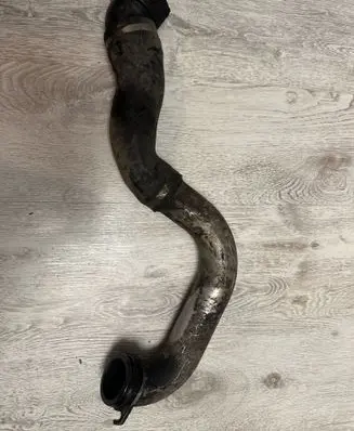 Intercooler hose/pipe