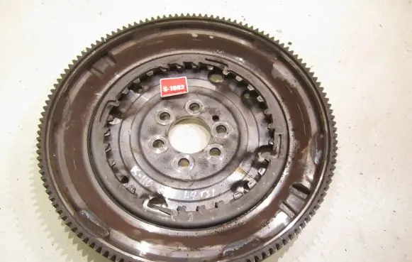 Volkswagen Golf VII Flywheel 03F105266C