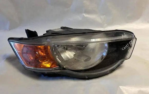 Mitsubishi Colt Headlight/headlamp 030124930200 8301B180