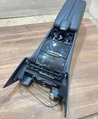 Mercedes-Benz CLS C218 X218 Center console A21868005 A21868005000007E80