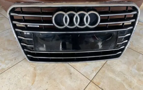 Audi A7 S7 4G Front bumper upper radiator grill 4G8853651 4G8853651C 4G8853651D
