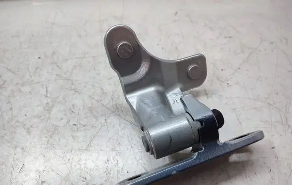 Mercedes-Benz CLS C218 X218 Rear door lower hinge