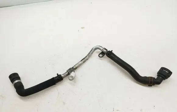 Engine coolant pipe/hose
