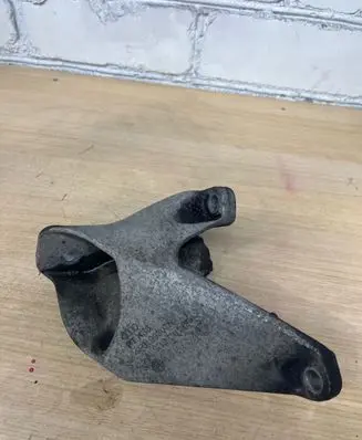 Audi A6 S6 C6 4F Engine mounting bracket 4F0199307N
