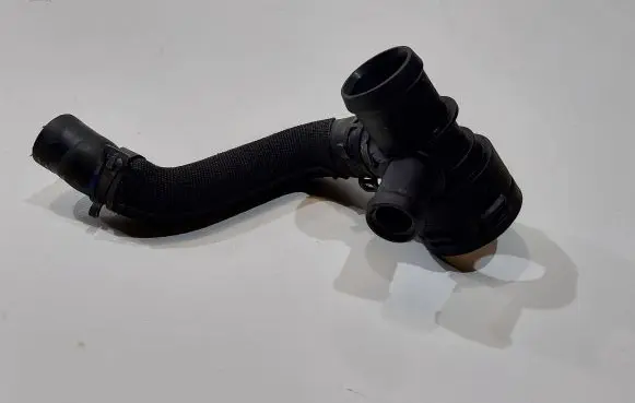 Audi A4 S4 B8 8K Engine coolant pipe/hose 8K0122293B