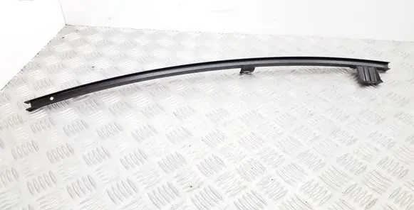 Volkswagen Golf Plus Rear door windshield rail 5M0839407
