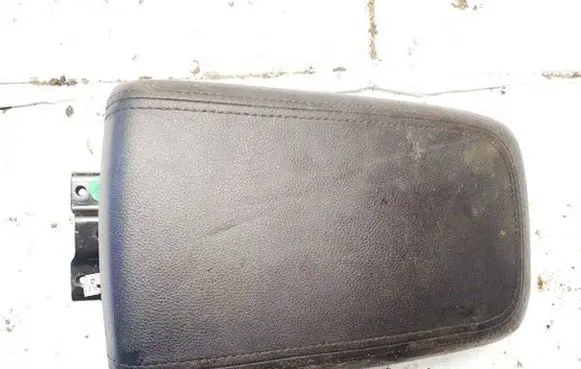 Chevrolet Captiva Armrest 20130516