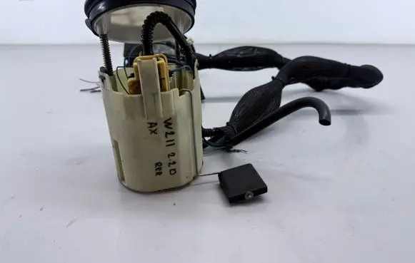 Mercedes-Benz E W211 In-tank fuel pump A2114701694 83083B