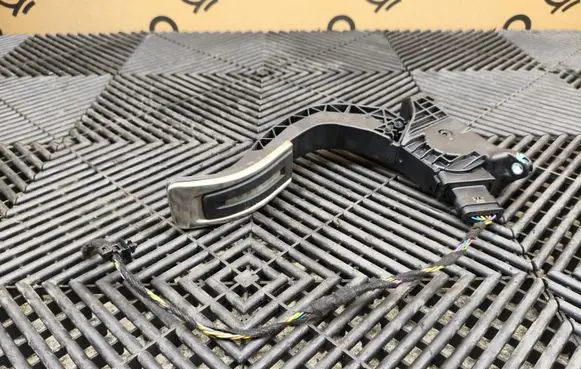Audi Q5 SQ5 FY Accelerator throttle pedal 8W1723523A
