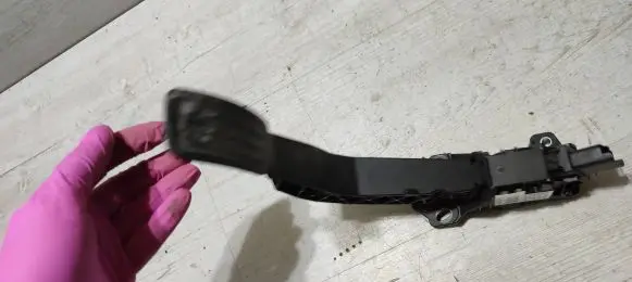 Peugeot 208 Accelerator throttle pedal 9837891880 6PV01352411 11001231140